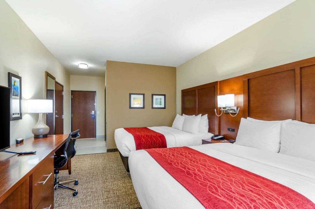 Comfort Inn & Suites Salina North Екстер'єр фото