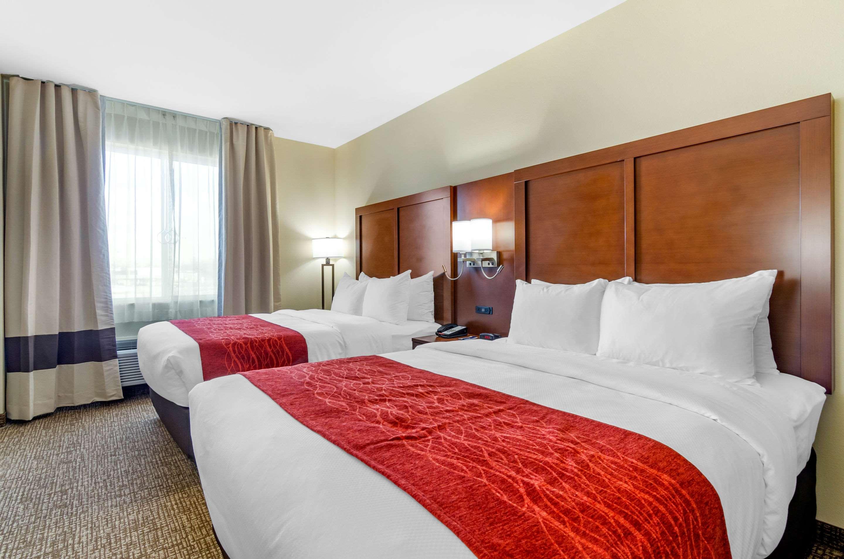 Comfort Inn & Suites Salina North Екстер'єр фото