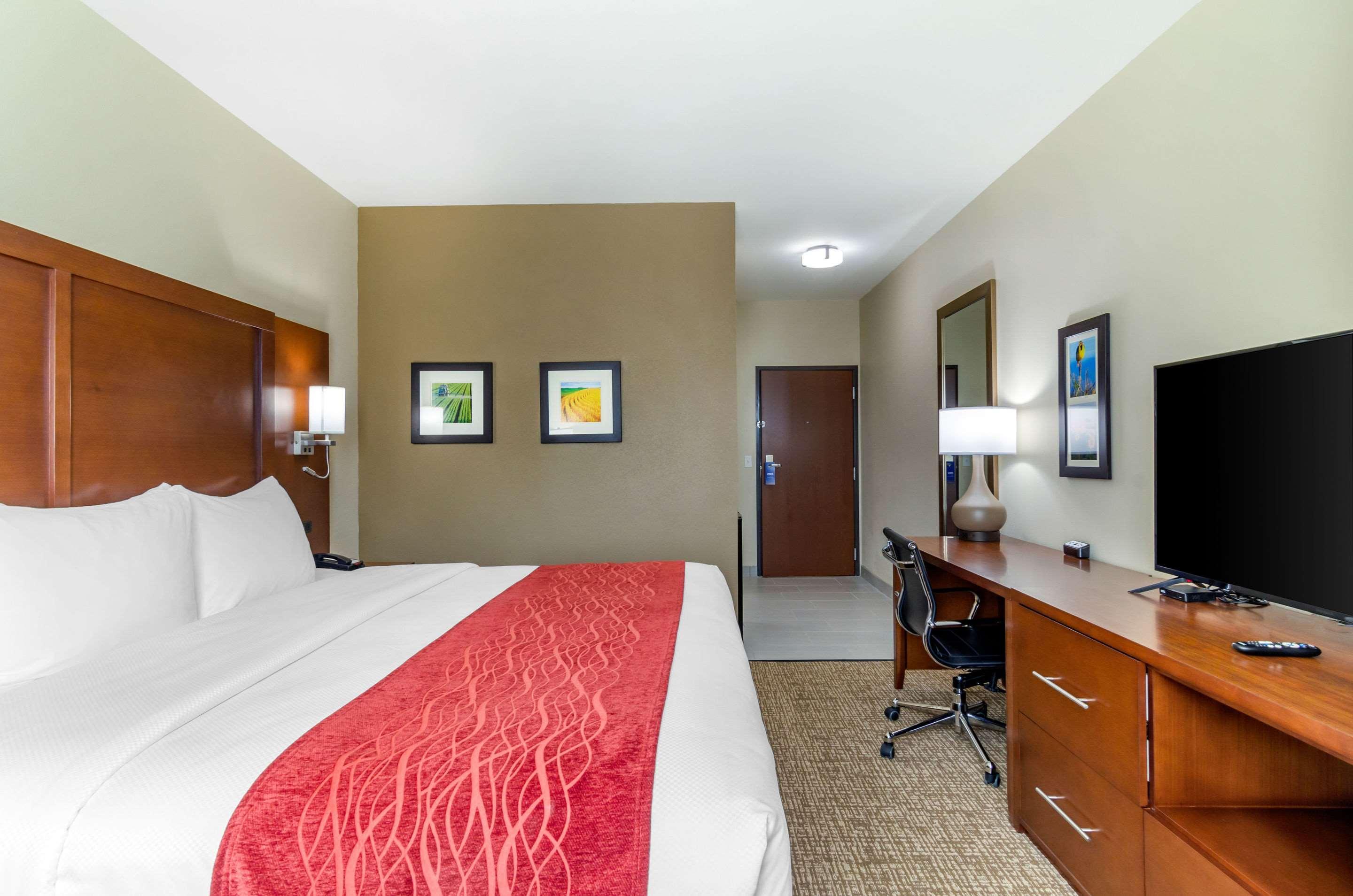 Comfort Inn & Suites Salina North Екстер'єр фото